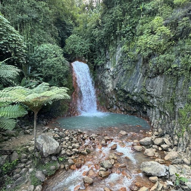 Red Rocks Falls 🏞️