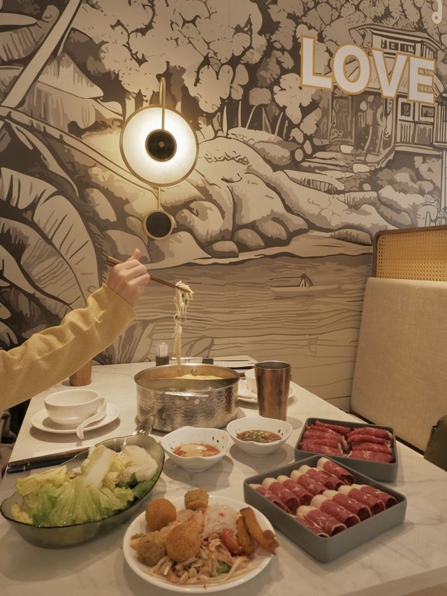 愉景新城火鍋店，午市套餐價格優惠