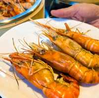 พามาทานบุฟเฟต์ Seafood ริมแม่น้ำ