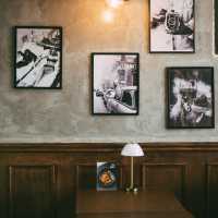 White Buns Cafe & Bistro