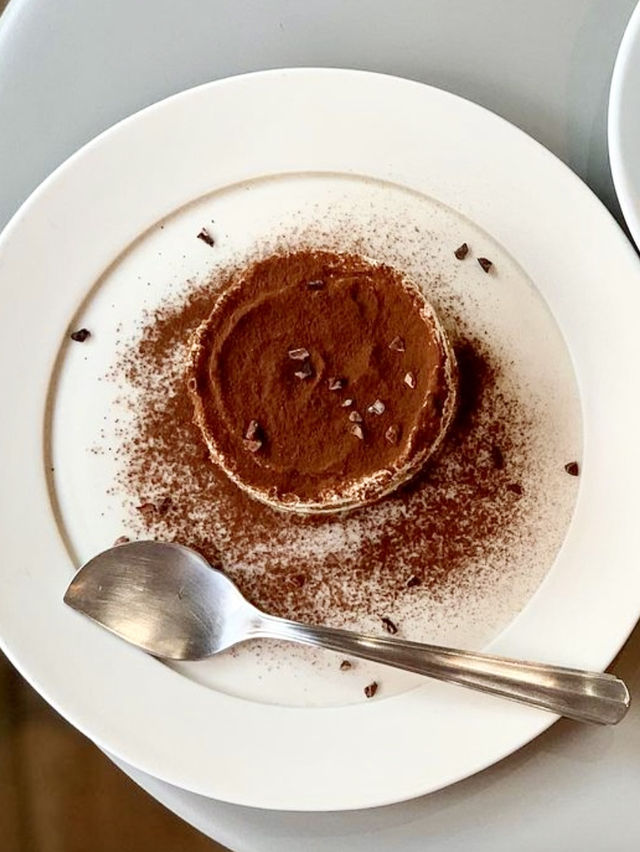 미니멀하고 모던한 감성의 ☕️ 티라미수 맛집 도쿄 지유가오카 카페투어 추천 