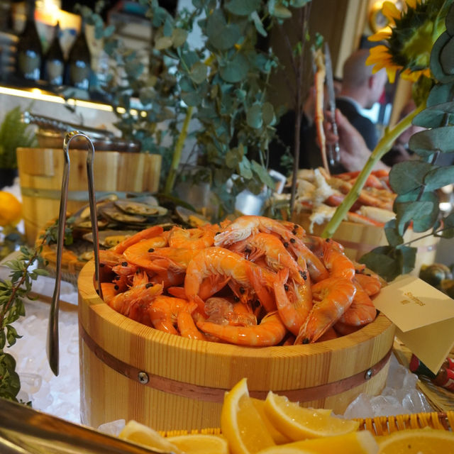 中環望靚景食半自助餐