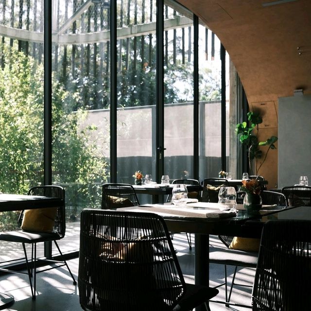 Cafe & resto 