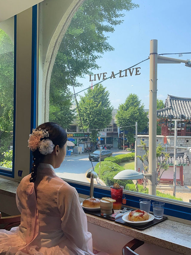 풍남문뷰가 멋진 카페 라이브어라이브💗