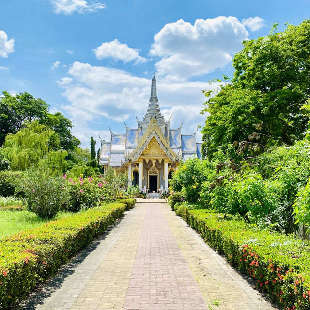ศาลหลักเมืองฉะเชิงเทรา ศักดิ์สิทธิ์งดงาม