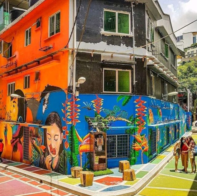 Discovering BUKIT BINTANG.Where culture, food and shopping come together.