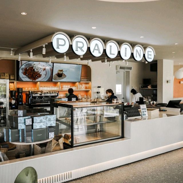 Praline Dining Room ถนนพรานนก - กาญจนาภิเษก