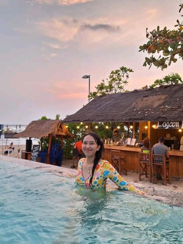 ระยองที่พักสระว่ายน้ำสวย : ระยองแมริออทรีสอร์ท