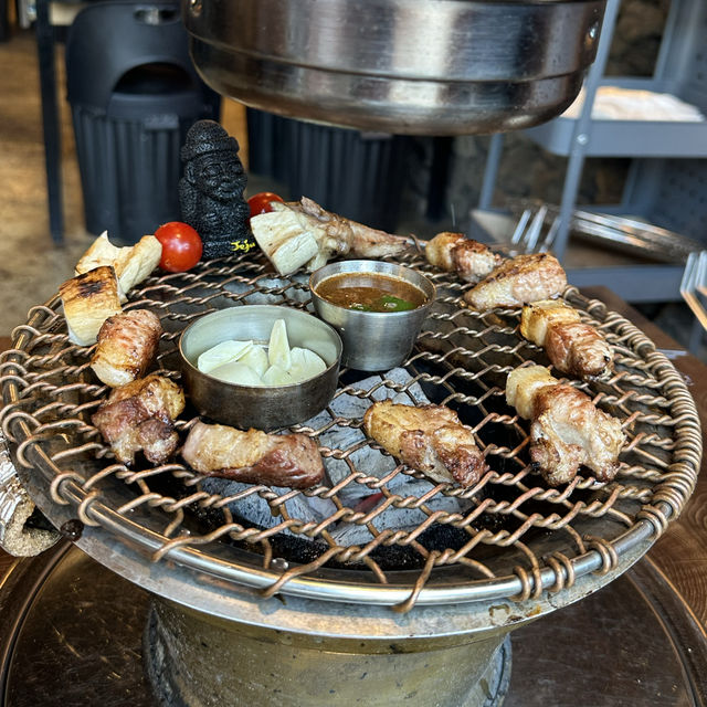 韓国/チェジュ島🍊日韓夫婦がオススメ🍊チェジュ島맛집黒豚焼肉🩵