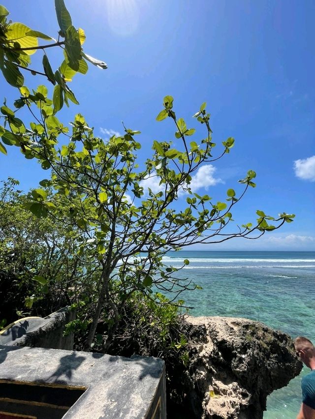 🇮🇩Uluwatu Beach in Bali, Indonesia ⛱️