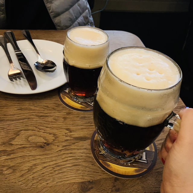 카를교 건너서 체코 흑맥주와 함께 맛있는 점심💕(코젤다크)