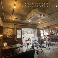クリームソーダとハンバーガーの可愛い喫茶店🍔🍹💖