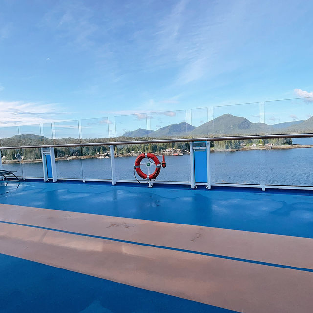 Cruise with Luxury Ovation of the Seas to Alaska 