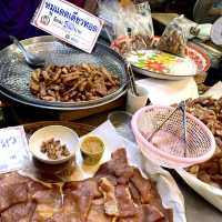 ไปเดินตลาดสามชุกหาของอร่อยกินกัน !!!