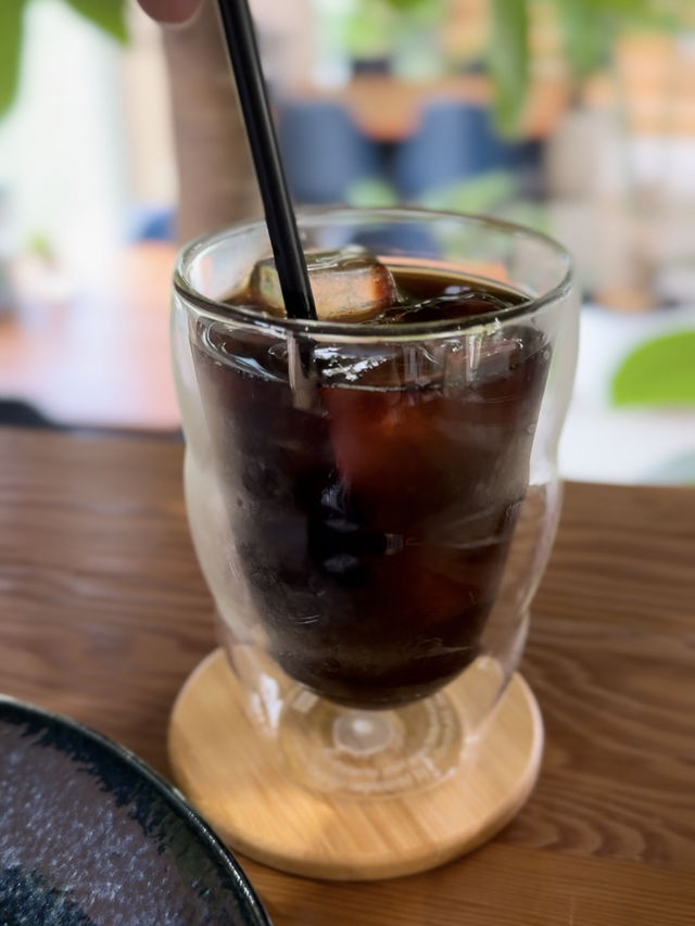 【福岡カフェ】室内なのにグリーンがいっぱいの癒し系カフェ🌿