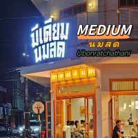 มีเดียมนมสด - ร้านนมเปิดใหม่ย่านเมืองเก่าอุบล