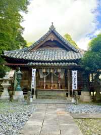 【長崎県】石塀に囲まれた神社