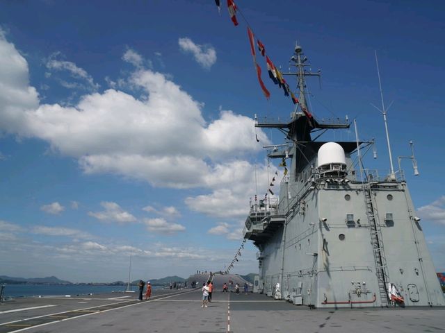 H.T.M.S. Chakrinaruebet เรือหลวงจักรีนฤเบศร