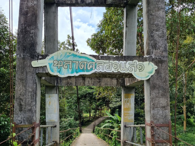สะพานแขวน แลนด์มาร์คน่าไปในจ.สุราษฎร์ธานี✨