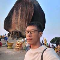 เขาคิชฌกูฏ จันทบุรี เพื่อ นมัสการรอยพระพุทธบาท