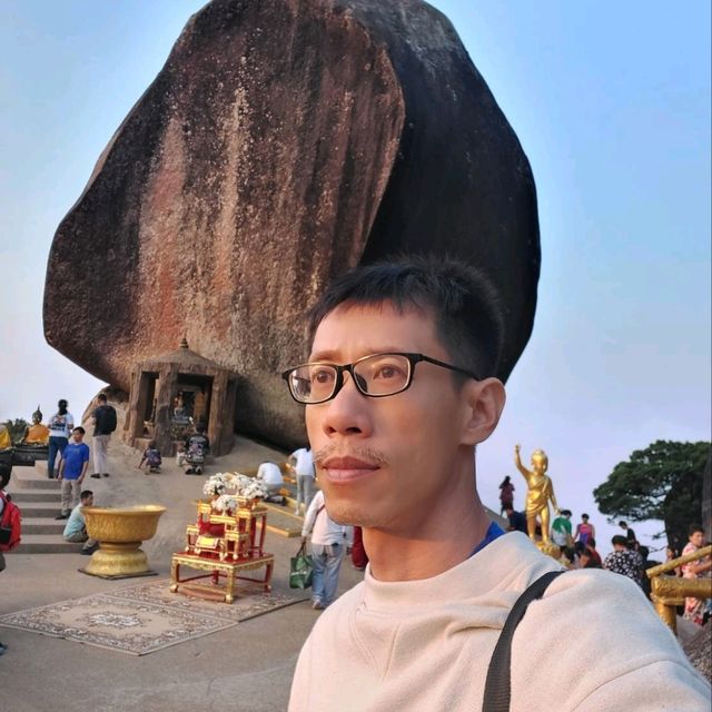 เขาคิชฌกูฏ จันทบุรี เพื่อ นมัสการรอยพระพุทธบาท