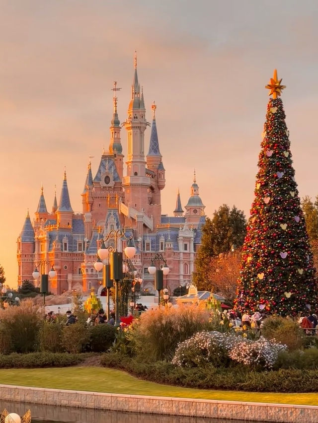 A Disney Christmas Wonderland: Shanghai Disneyland’s Holiday Magic