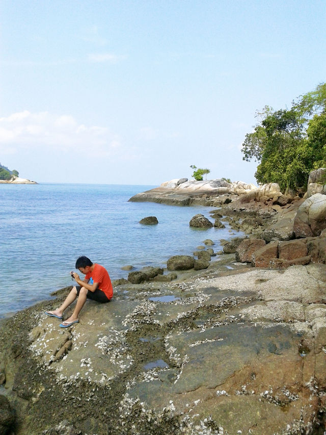 Serenity by the Sea: My Tranquil Escape to Lin Je Kong Temple and Pantai Pasir Giam