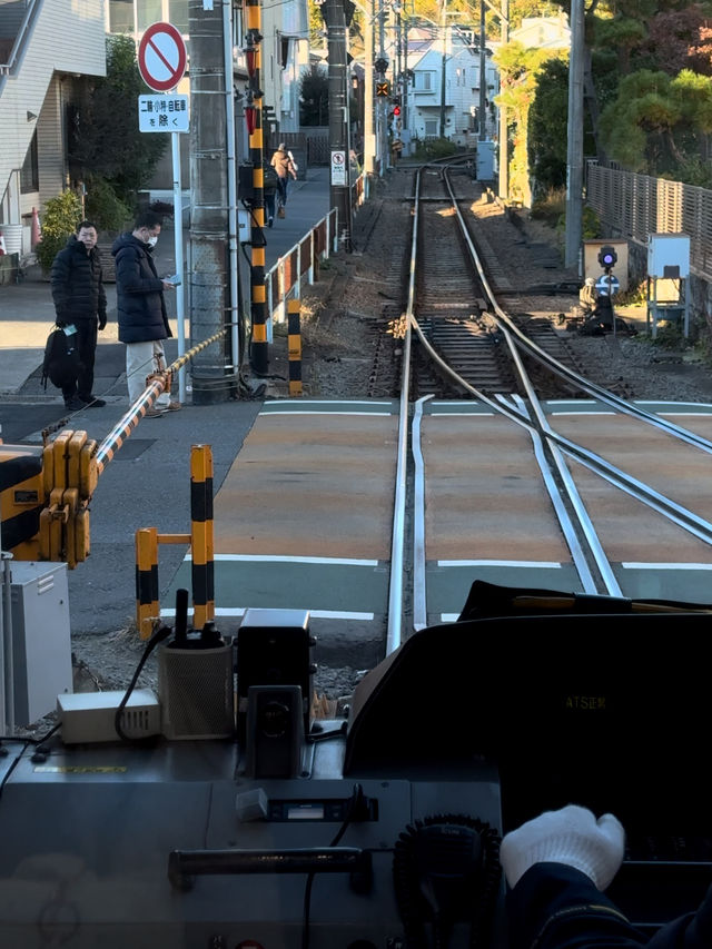 Enoden Train Ride & Train Watching at Kamakura Mae Station