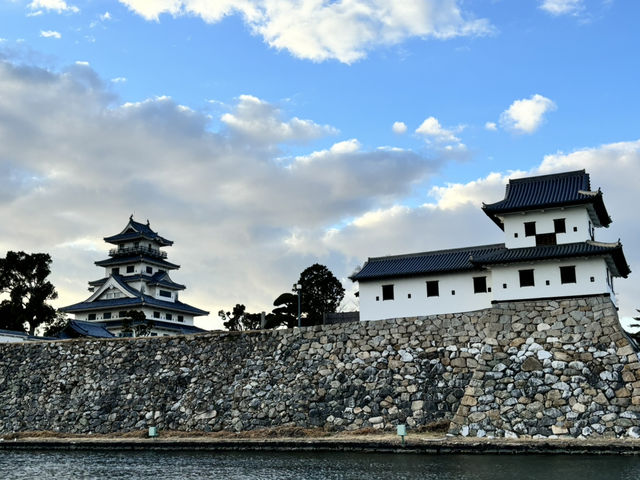 🇯🇵【愛媛県】幻想的なライトアップが人気！今治城🏯^ ^