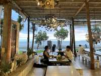 “สายลม บางปู“ ร้านอาหารริมทะเลบางปู
