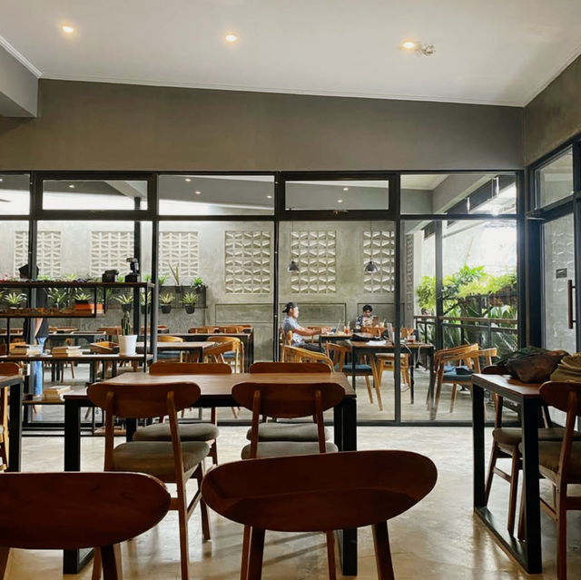  Umpama Café: A Hidden Gem for Tranquil Moments 