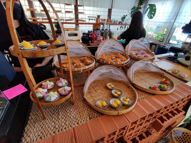 คาเฟ่ขนมไทย สไตล์โฮมมี่ เหมือนมาบ้านเพื่อน