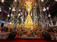 วัดหลวงพ่อฤาษีลิงดำ ชมวิหารแก้วอันงดงาม 