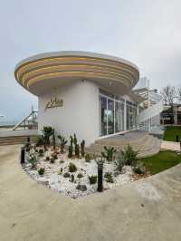 Mira Beachfront Pool Villa Cha-am