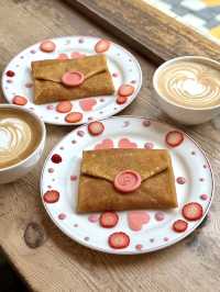 Springtime Strawberry Crepe at Galettoria🌸