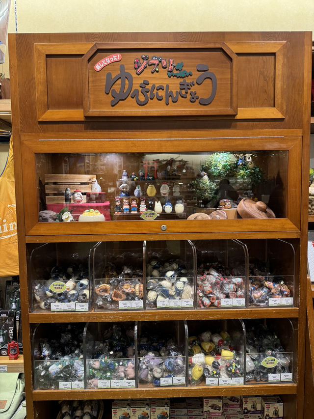 ジブリ好きは必見！大きなネコバスやトトロに会えるジブリグッズのショップ🤩🌿