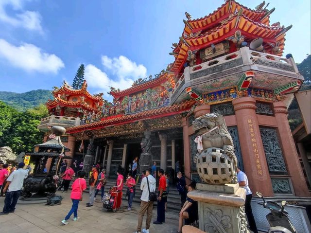ขอพรองค์เทพจี้กง วัดกลางหุบเขา ริมแม่น้ำ Bazhang