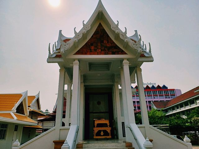 泰國曼谷湄南河畔老城區皇家古跡寺廟一日遊行程，祈福非常靈驗，適合祈福打卡拍照📸冥想