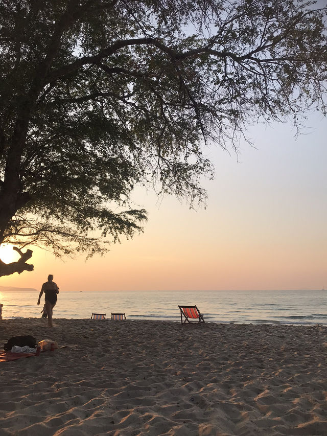 หาดเกล็ดแก้ว สัตหีบ ชลบุรี