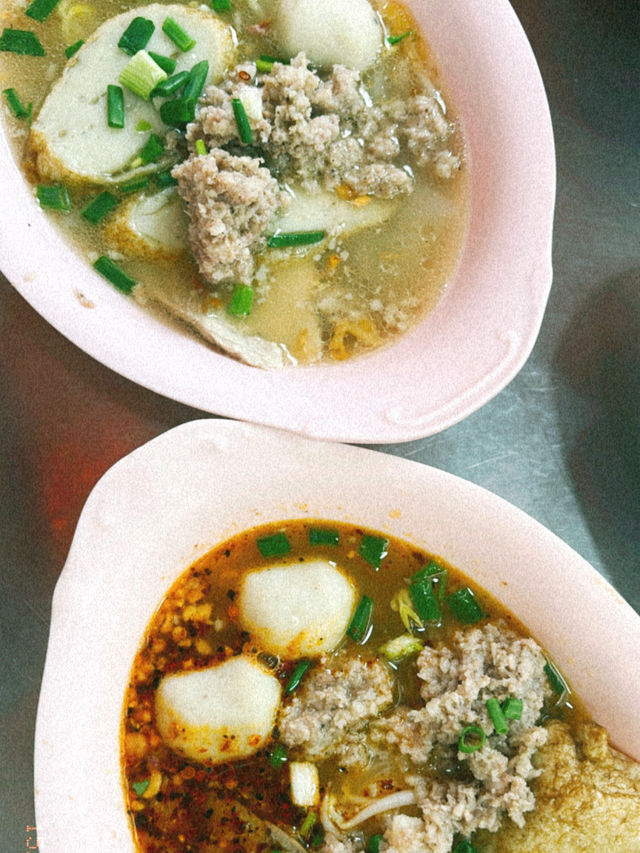 曼谷米其林必比登推介的必食美食——榮泰米粉湯🤍