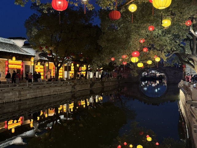 Huishan Ancient Town at Night: A Dazzling Lantern-Lit Dream