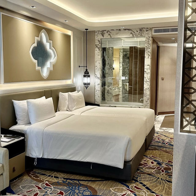 Valia Hotel Bangkok，滿溢泰國文化意象的金碧輝煌設計