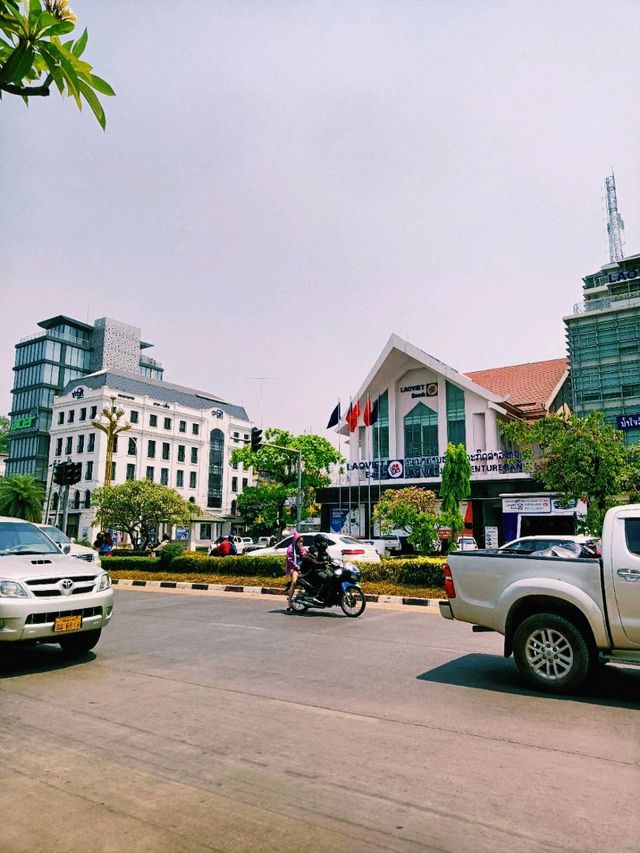 老撾首都萬象休閒旅行攻略，適合打卡拍照📸