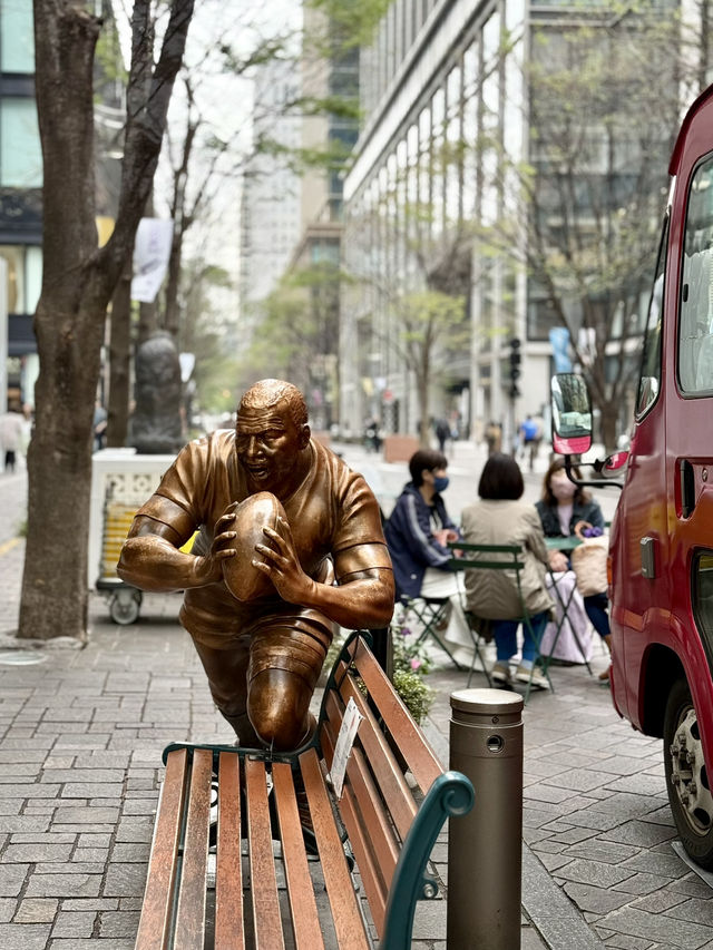 Spring Stroll on Marunouchi Naka-Dori Ave