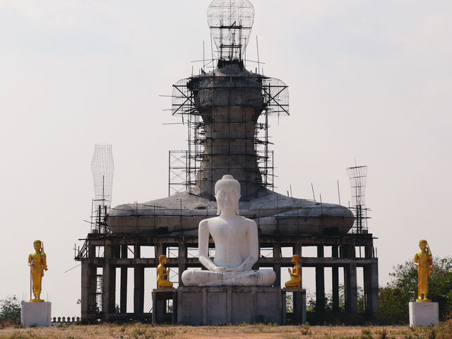 วัดพระวรราชาทินัดดามาตุ 