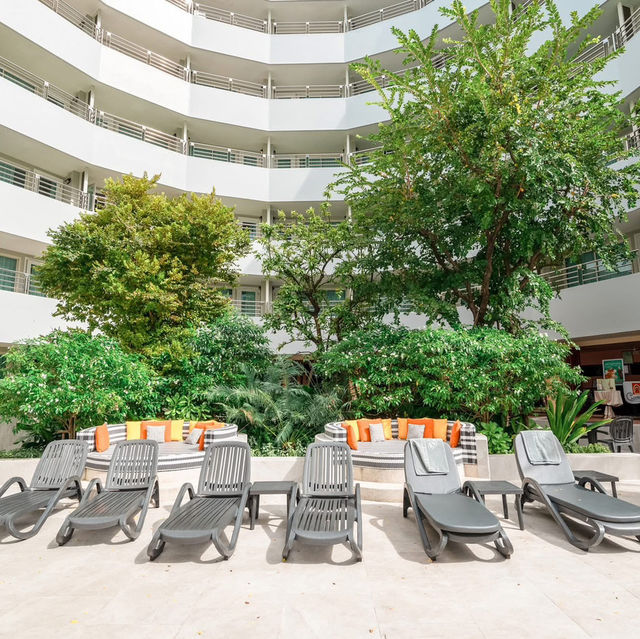 The Royal Paradise Hotel & Spa Patong Phuket เดอะร