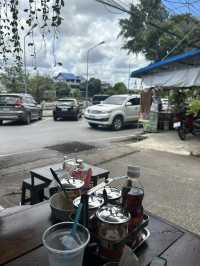 ร้านก๋วยเตี๋ยวร่มไม้