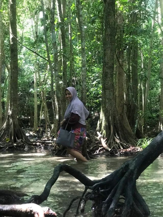 น้ำตกลับๆ @อ่าวลึก