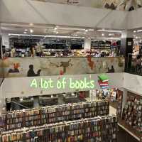 📚🇵🇭Fully Booked Bonifacio High Street🪿✨