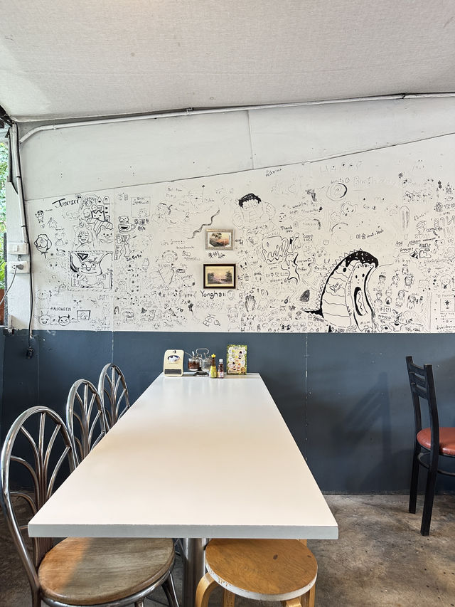 ครัวคนเมือง ร้านอาหารเหนือรสชาติต้นตำรับเหนือแท้ๆ 